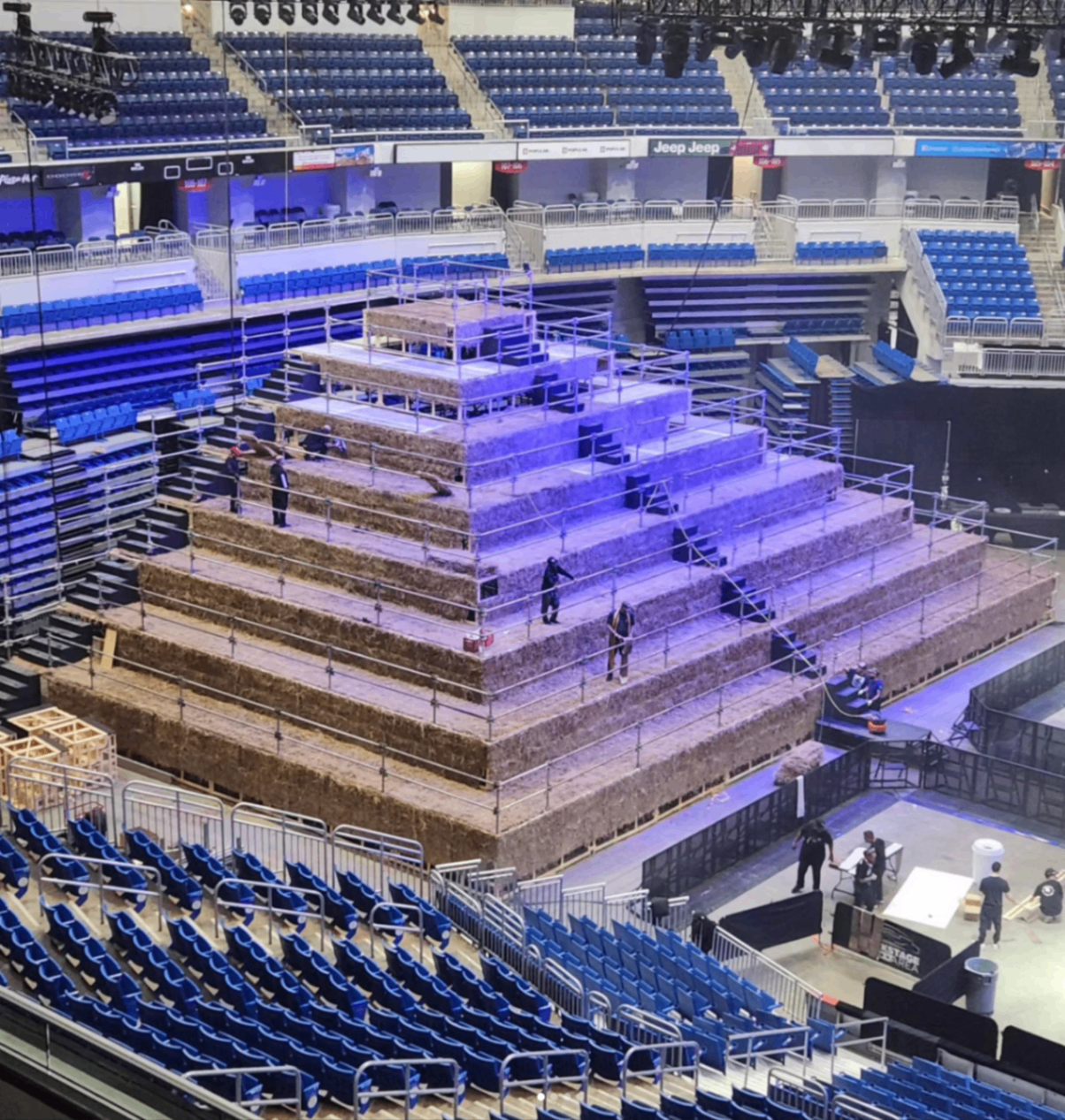 Tiered arena platform installation for a live production